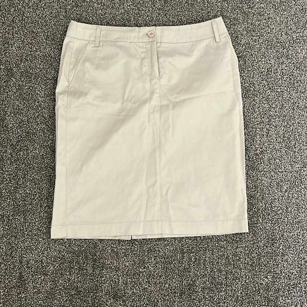 Mango Basics skirt, size 6, cream color, cotton, good condition.